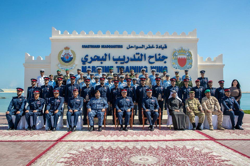 سعادة رئيس الأمن العام يشهد تخريج عدد من الدورات التدريبية لقيادة خفر السواحل للعام التدريبي 2023 – 2024<